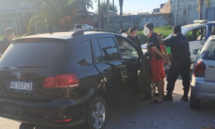 Berazategui - Comando de Patrullas varelense detuvo a dos presuntos implicados en robo por entradera